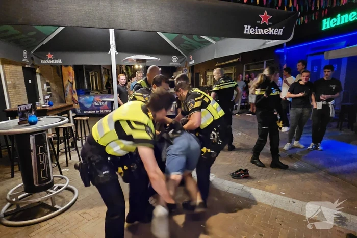 Persoon aangehouden voor belediging van agenten
