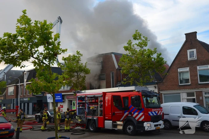 Grote uitslaande brand in pizzeria