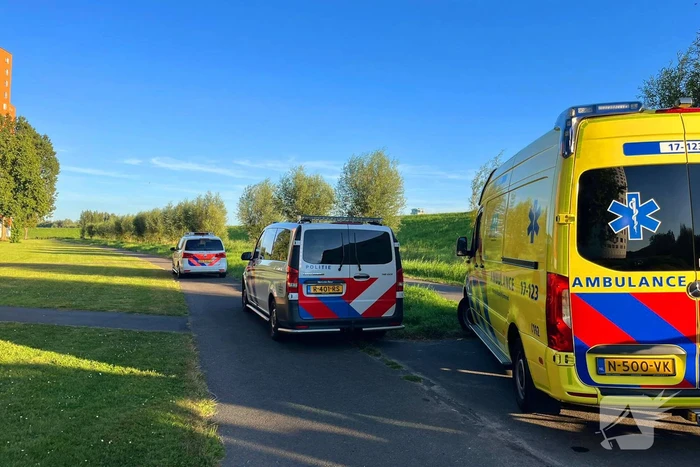 Persoon gewond na duik in Maas