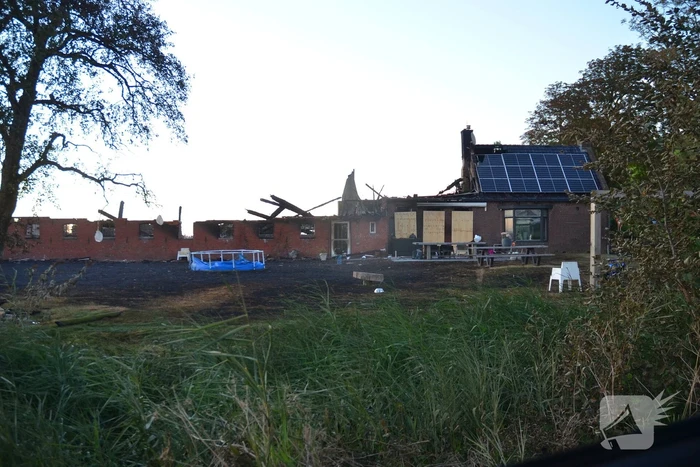 Boerderij verwoest na grote brand