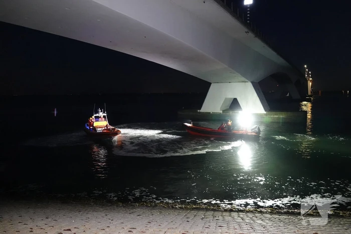 Zoektocht naar persoon te water