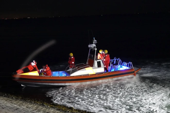 Zoektocht naar persoon te water
