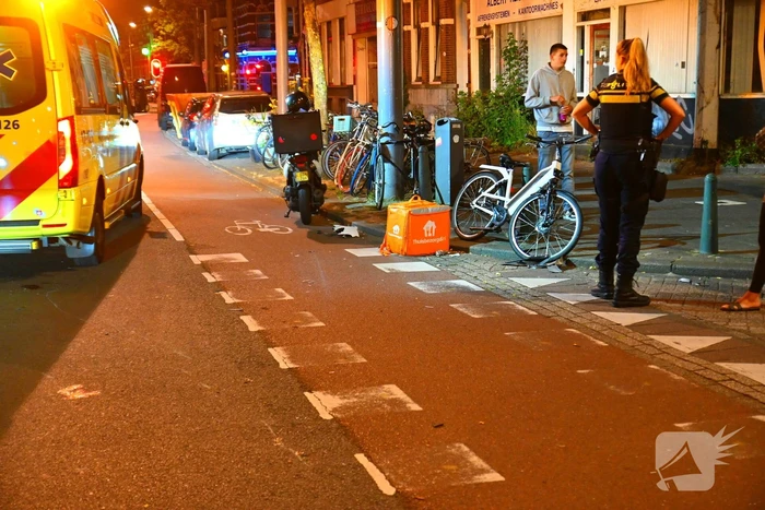 Maaltijdbezorger gewond bij botsing met concurrent