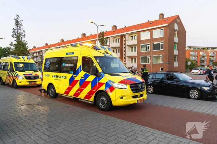 Gewonde en voertuigen zwaar beschadigd na aanrijding