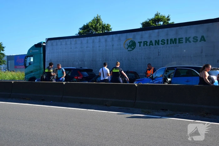 Gewonde bij kettingbotsing op snelweg