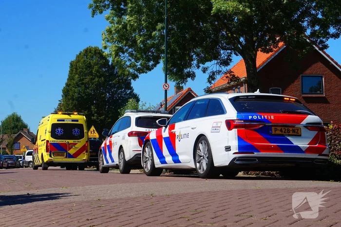 Persoon valt meters door dak