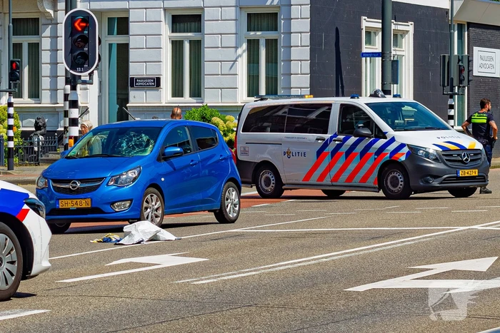 Persoon ernstig gewond bij aanrijding met auto