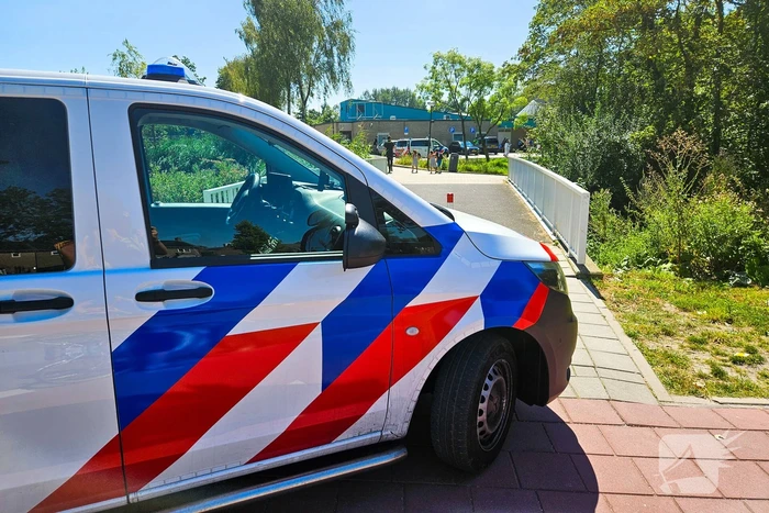 Beveiliging en politie ingezet voor megadrukte bij zwembad