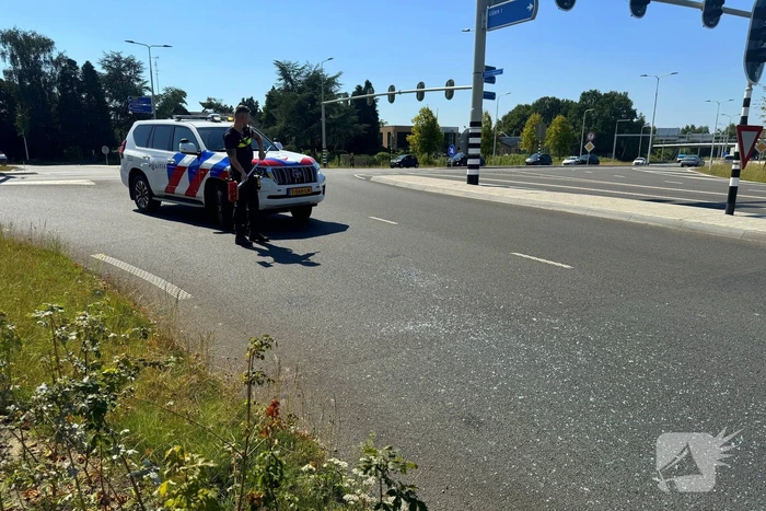 Camper botst op lijnbus
