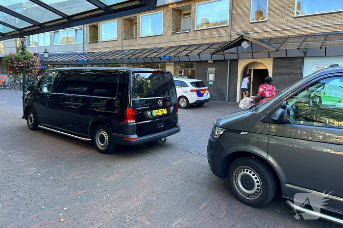 Forensische Opsporing verricht onderzoek in woning