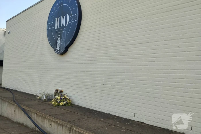 Bloemen neergelegd bij sportclub waar vrijwilliger Jean om het leven kwam
