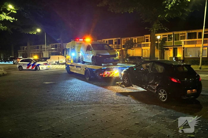 Schade en gewonde bij ongeval tussen twee auto's