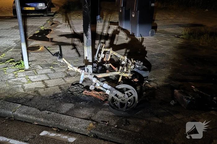 Scooter volledig uitgebrand