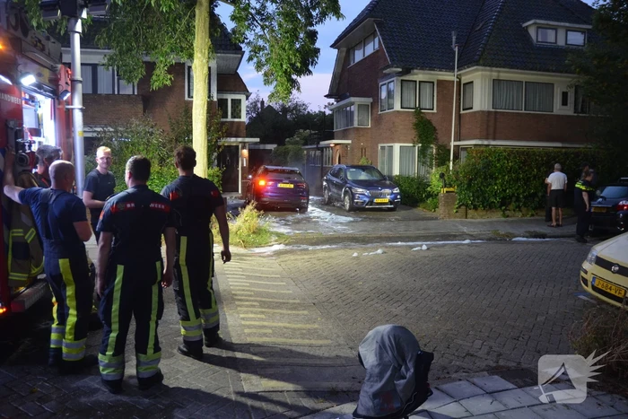 Elektrische auto van burgemeester in brand gestoken
