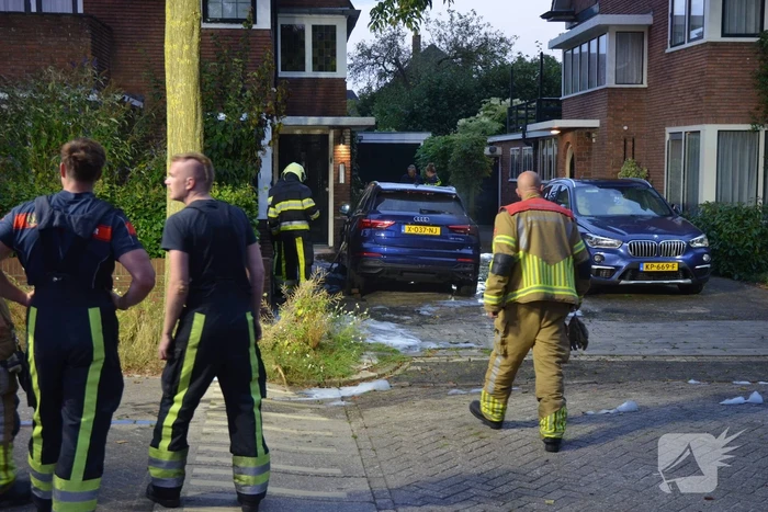 Elektrische auto van burgemeester in brand gestoken