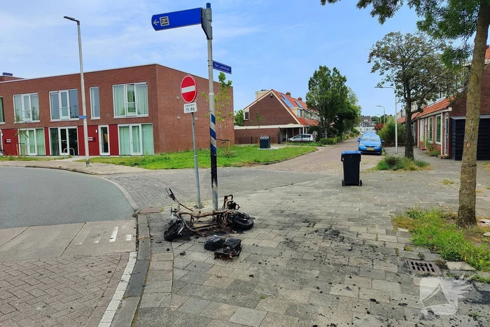 Scooter compleet verbrand