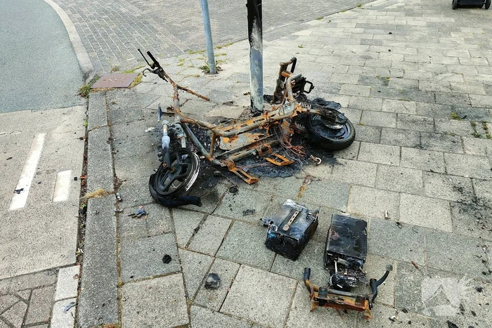 Scooter compleet verbrand