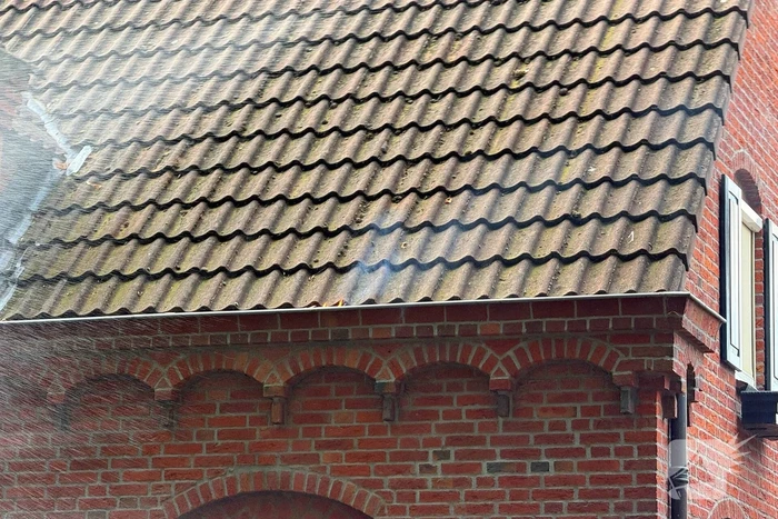 Veel rookontwikkeling bij brand in schuur