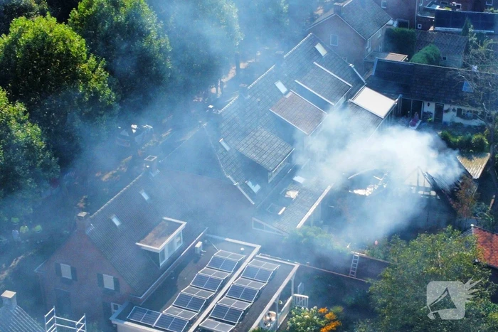 Veel rookontwikkeling bij brand in schuur