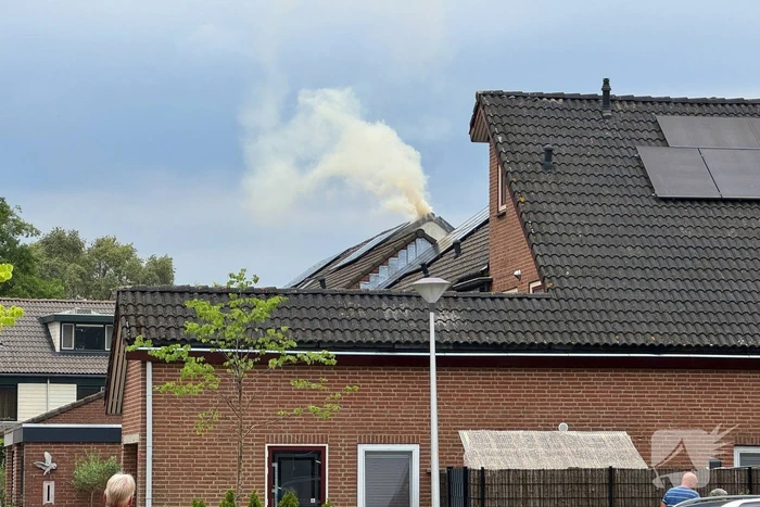 Veel rook bij brand in woning