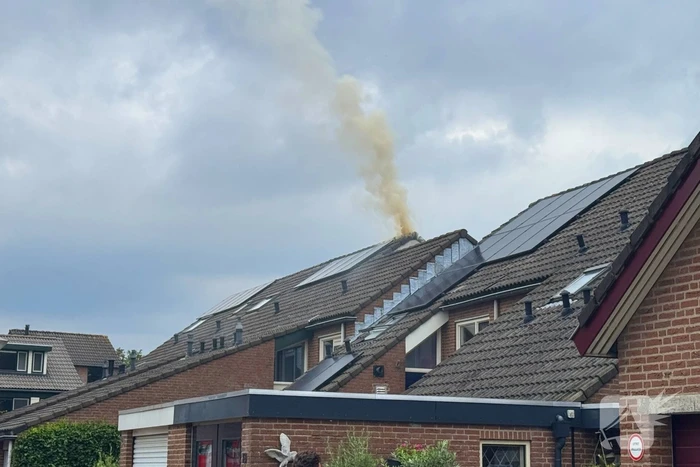 Veel rook bij brand in woning
