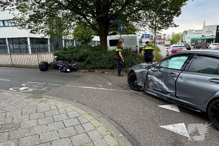 Motorrijder gewond na ongeval met personenauto