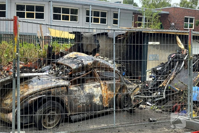 Grote ravage nadat meerdere garageboxen in band stonden