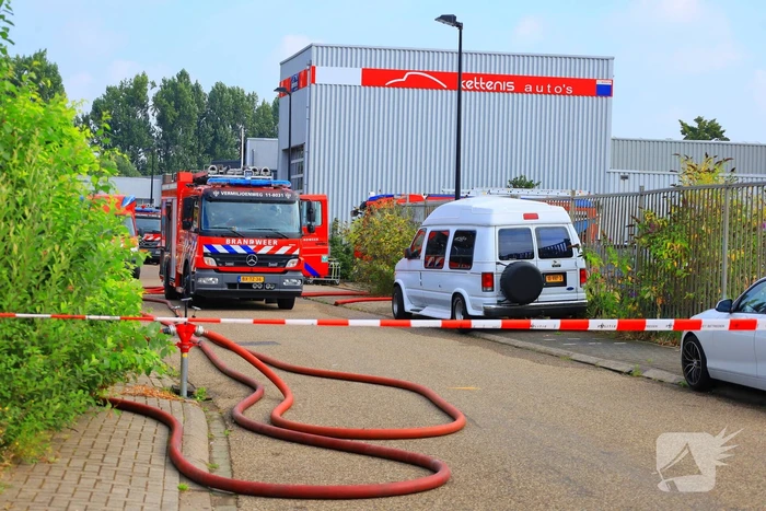 Brand op schip dat voor reparatie ligt in Dok