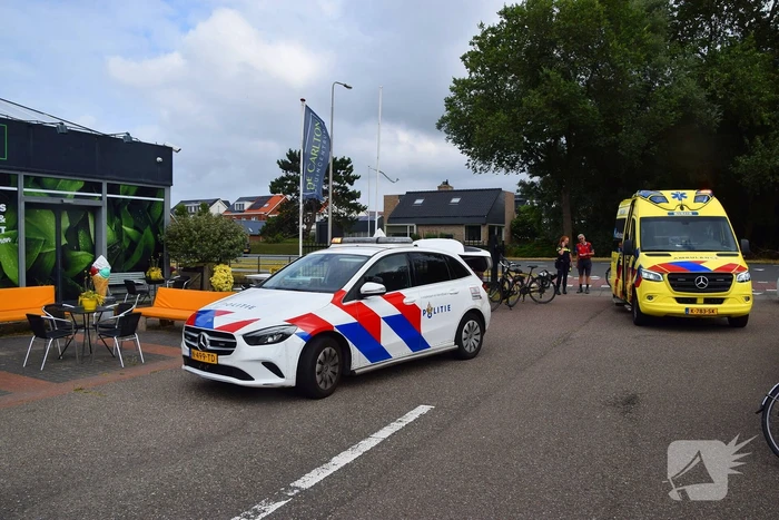 Persoon op fiets aangereden door personenauto