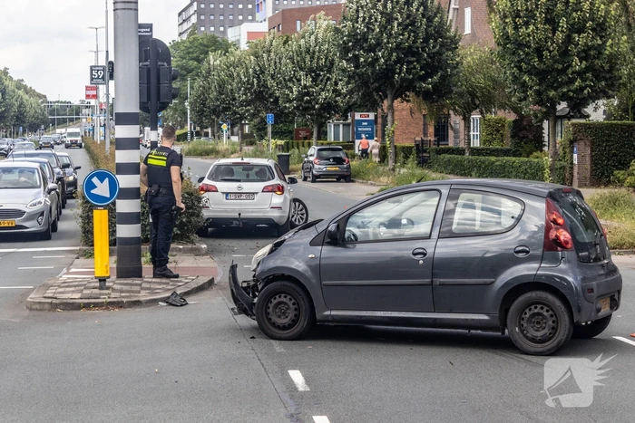 Veel schade bij ongeval op kruising