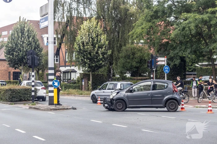 Veel schade bij ongeval op kruising