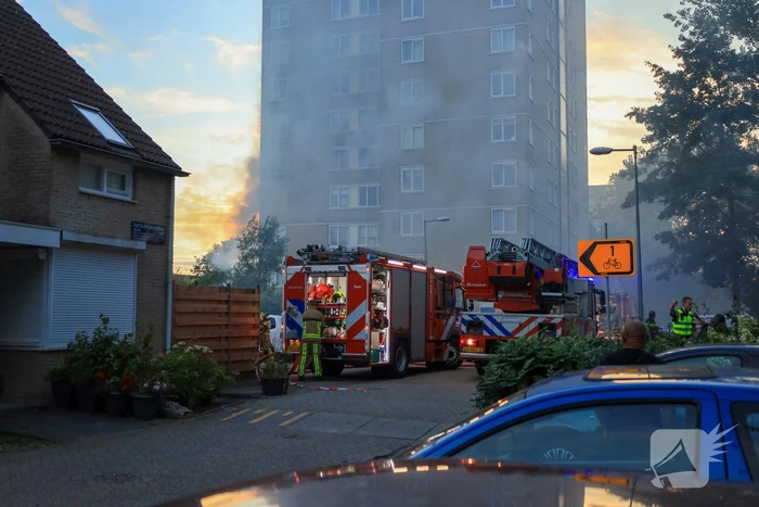 Grote schade na uitslaande brand in flatwoning