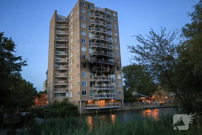 Grote schade na uitslaande brand in flatwoning