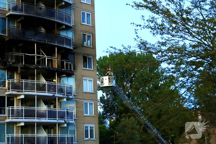 Grote schade na uitslaande brand in flatwoning