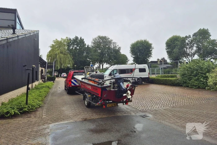 Hulpdiensten druk met persoon die verward gedrag vertoont