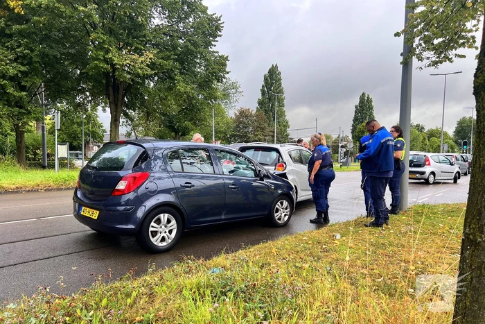 Twee voertuigen betrokken bij kop-staartbotsing