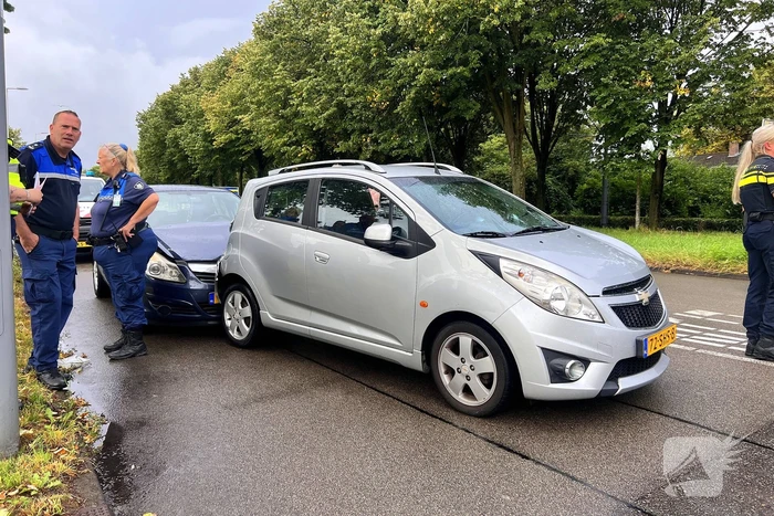 Twee voertuigen betrokken bij kop-staartbotsing