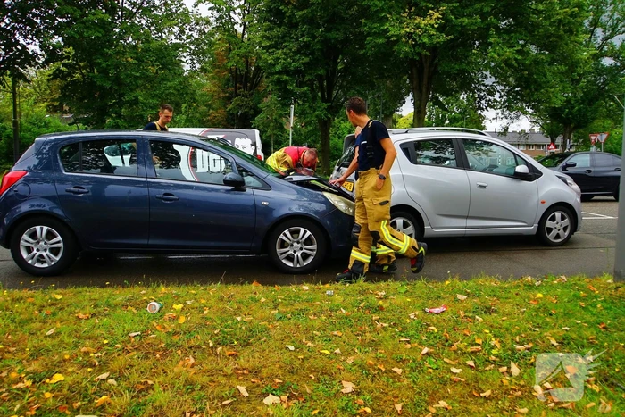 Twee voertuigen betrokken bij kop-staartbotsing