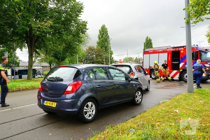 Twee voertuigen betrokken bij kop-staartbotsing