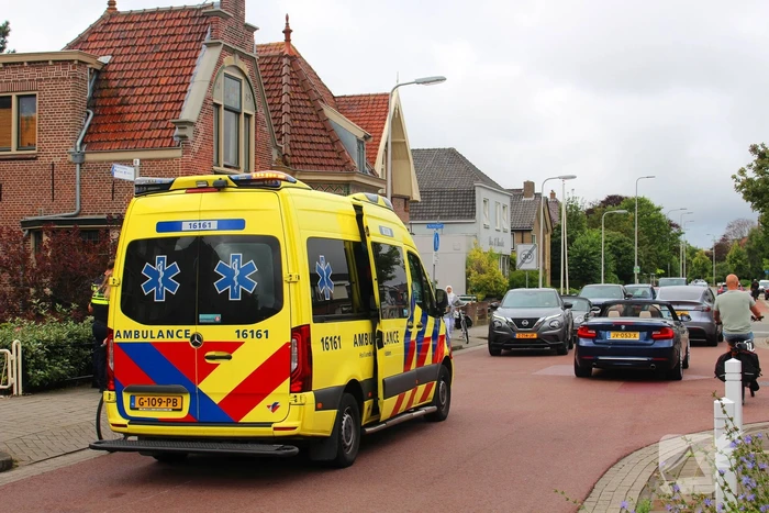 Fietser gewond aan arm na ongeval met personenauto