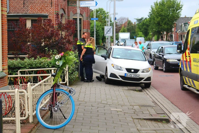 Fietser gewond aan arm na ongeval met personenauto