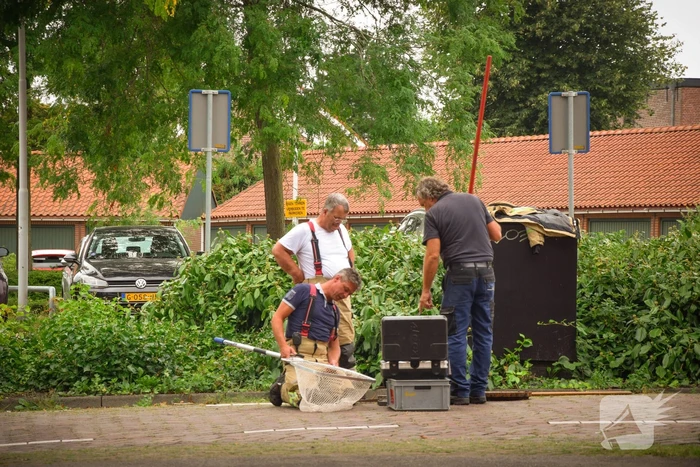 Brandweer helpt politie in zoektocht naar telefoon in riool na inval wietkwekerij
