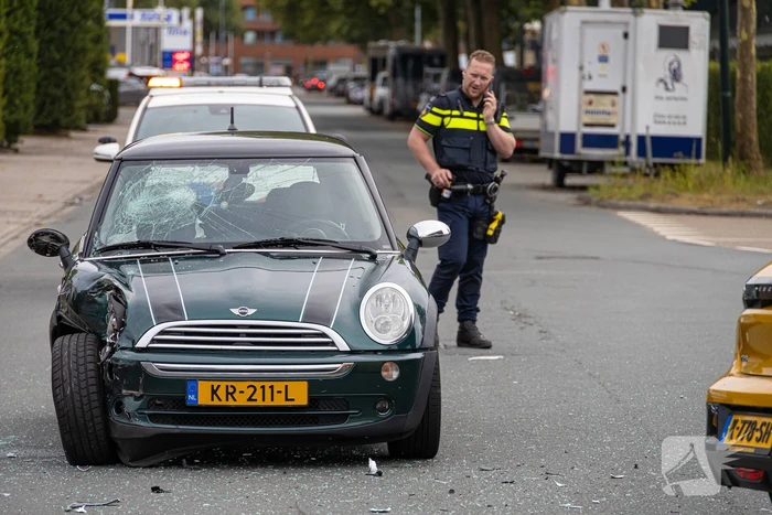 Auto's zwaar beschadigd door aanrijding