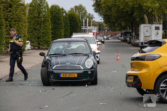 Auto's zwaar beschadigd door aanrijding