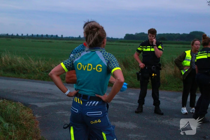 Enorme schade na aanrijding, meerdere ambulances ingezet
