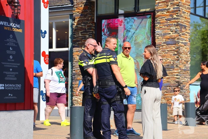 Verdachten vluchten na gewapende overval op juwelier