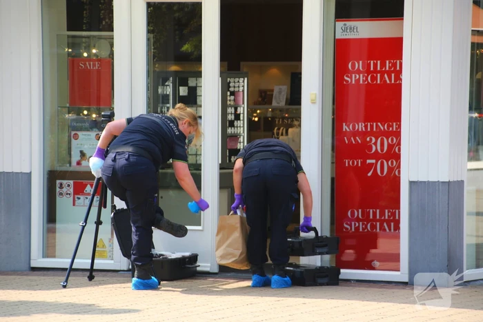 Verdachten vluchten na gewapende overval op juwelier