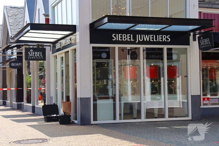 Verdachten vluchten na gewapende overval op juwelier