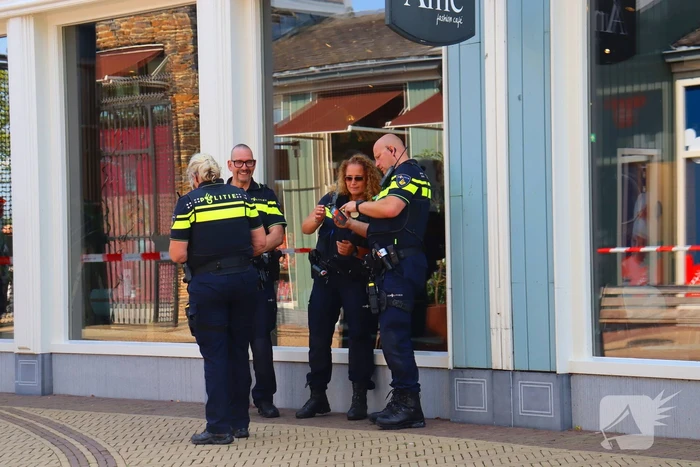 Verdachten vluchten na gewapende overval op juwelier