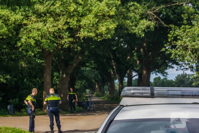 Twee elektrische fietsen met elkaar in botsing